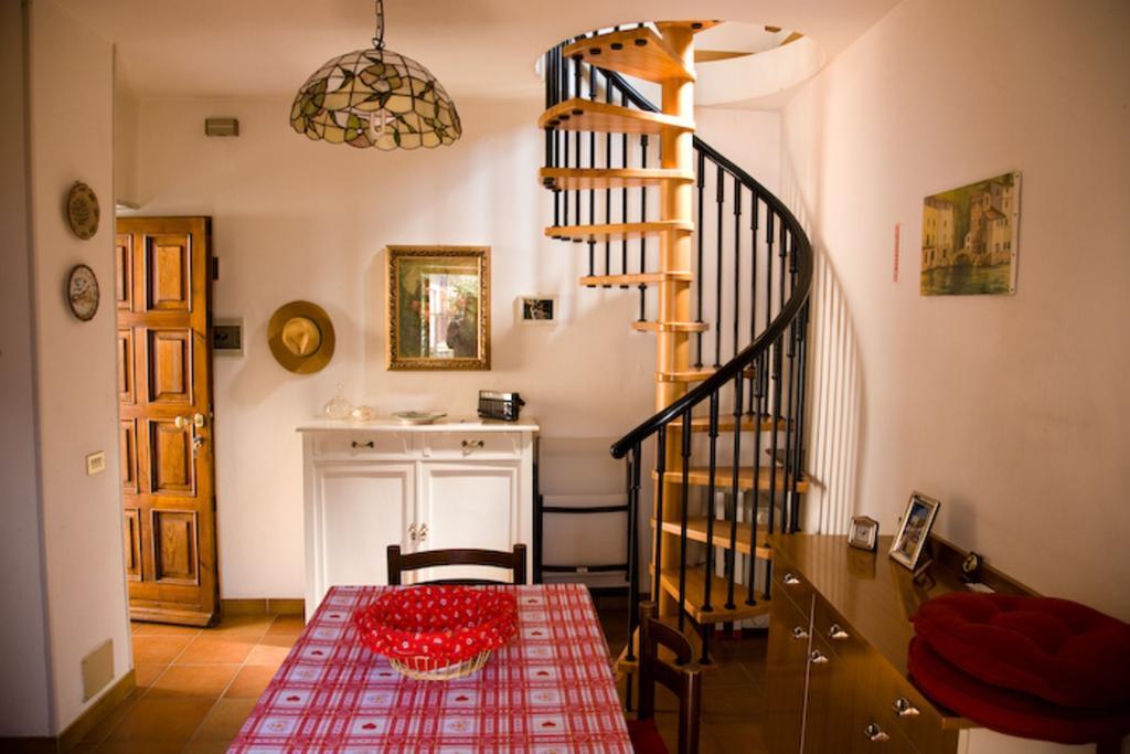 La Turr De Mezz Hotell Nesso Rom bilde